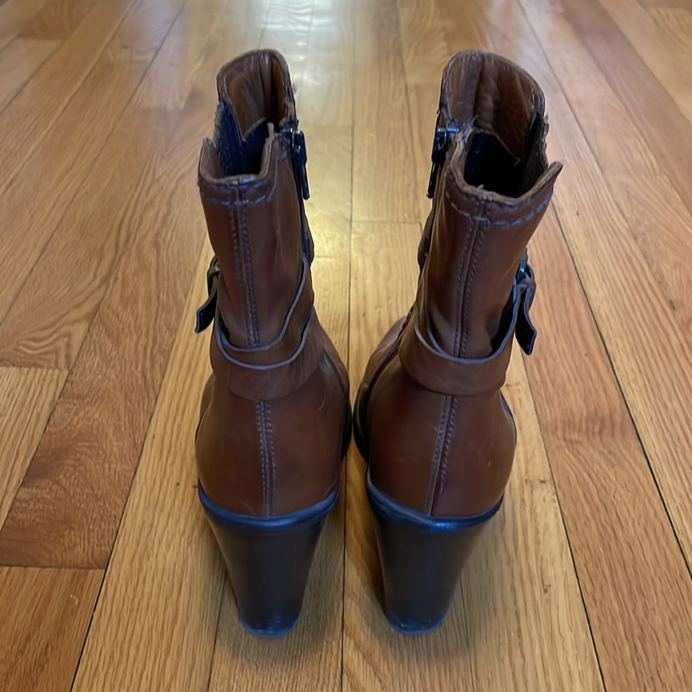 Leather Boots - Picture 4 of 7